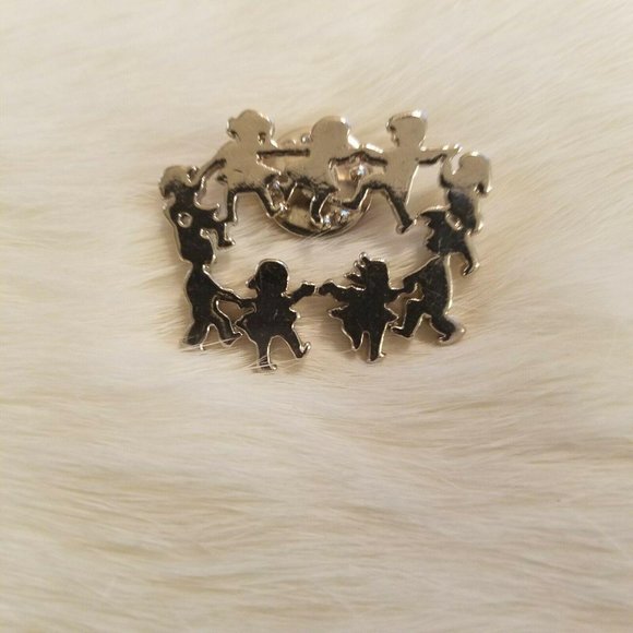 VINtage CTPM Children Lapel Pin 3035 - Picture 2 of 8